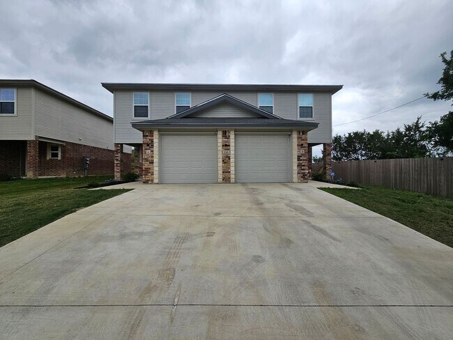 Building Photo - 230 N Mary Jo Dr