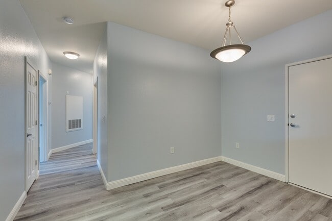 Building Photo - Spanish Palms a Guard Gated Community