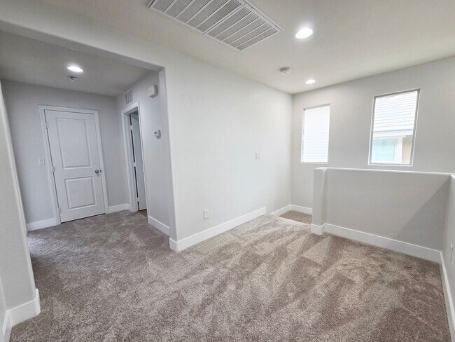 Building Photo - 5479 Bristol Grove Ln