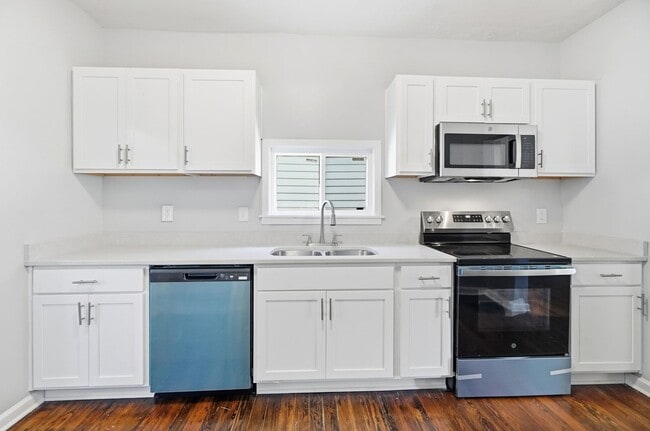 Building Photo - 413 Lockwood Ave