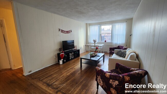 Building Photo - 1999 Commonwealth Ave