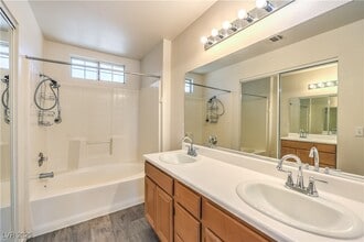 Building Photo - 1452 Rothwell Ct