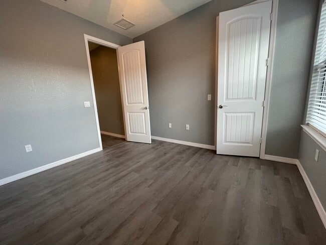 Building Photo - 4516 San Fratello Cir