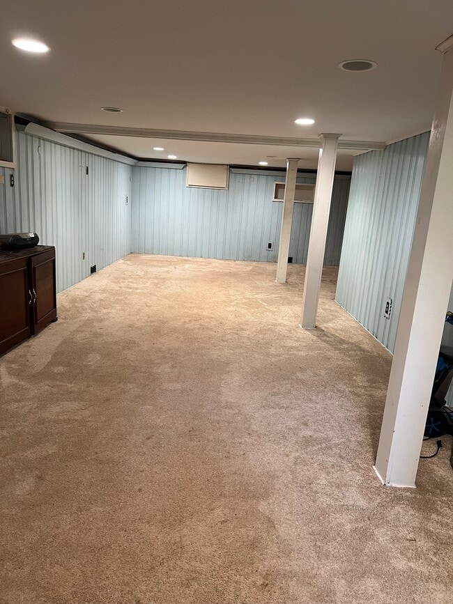 Building Photo - 72 Carlton St