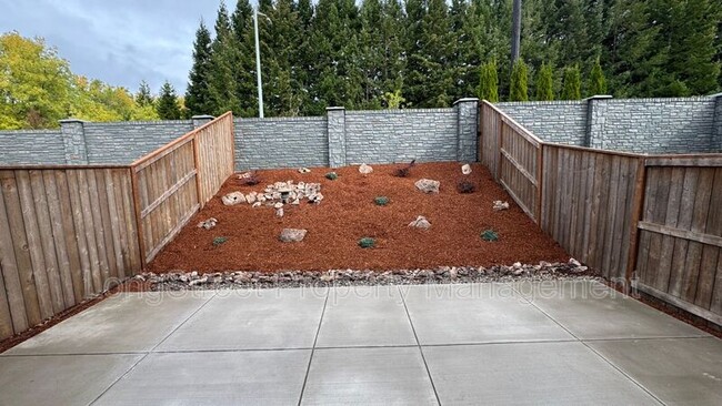 Building Photo - 5727 NW Torchcrest Pl