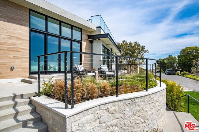 Building Photo - 286 Quadro Vecchio Dr