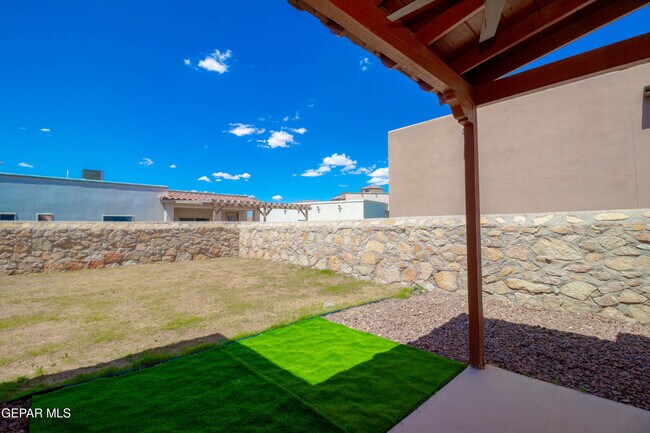 Building Photo - 14749 Sand Gate Dr