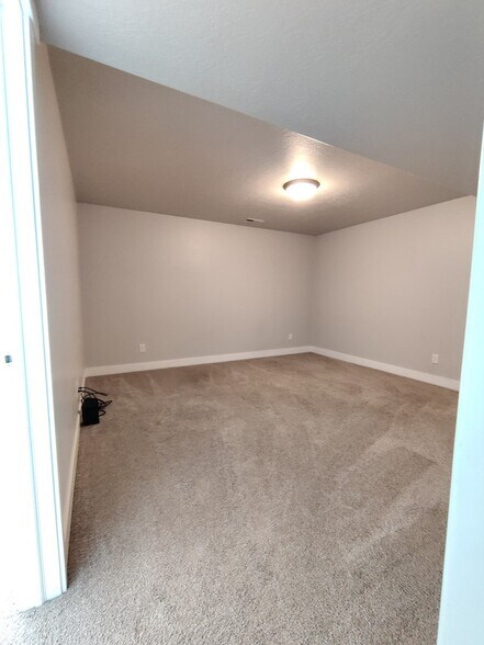 Building Photo - 956 S 2040 W