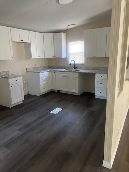 Building Photo - 4794 Myrtle View Dr W