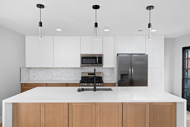 Building Photo - Move-In-Ready Townhome-Style Unit in Chula Vista!