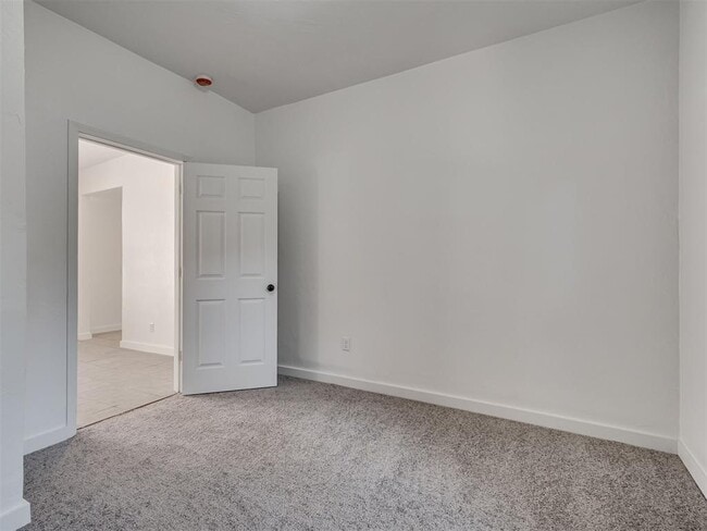 Building Photo - 1814 N Jordan Ave