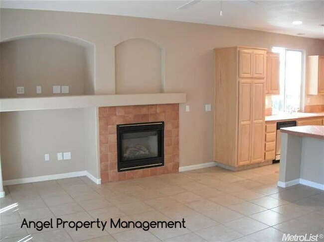 Building Photo - 10101 E Taron Dr