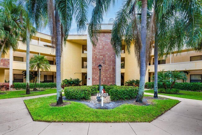 Building Photo - 7508 La Paz Blvd