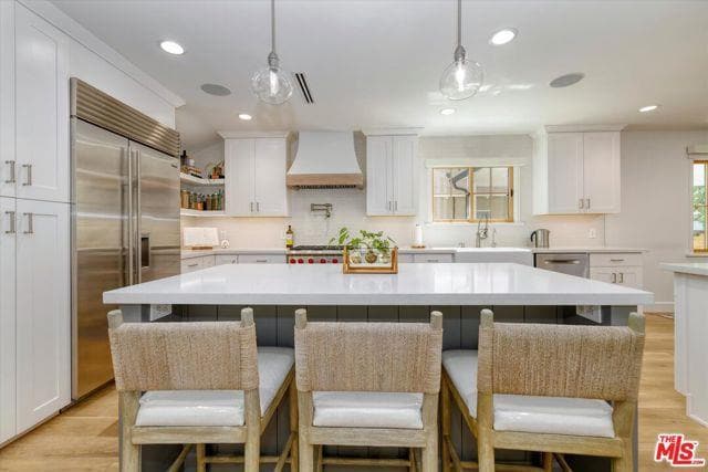 Building Photo - 830 N Reese Pl