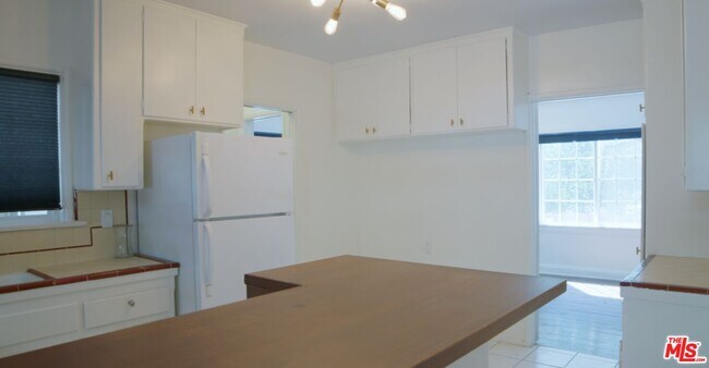 Building Photo - 1016 Palm Ave