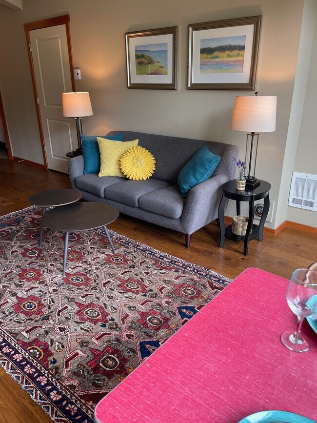 Livingroom - 2411 Peabody St