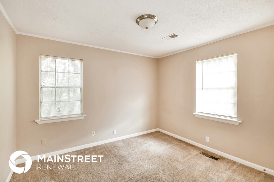 Building Photo - 1032 Sandy Brook Cir