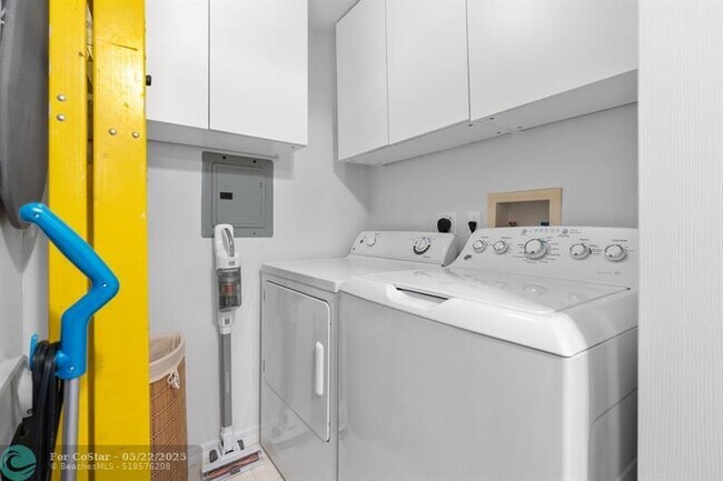 Building Photo - 2417 Tuscany Way