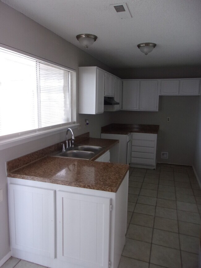 Building Photo - Call 918-921-9955 To Schedule Your Showing Now!