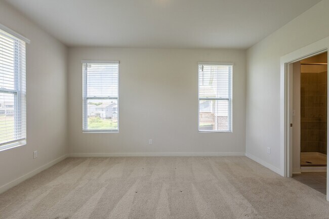 Building Photo - 1442 English Oak Dr