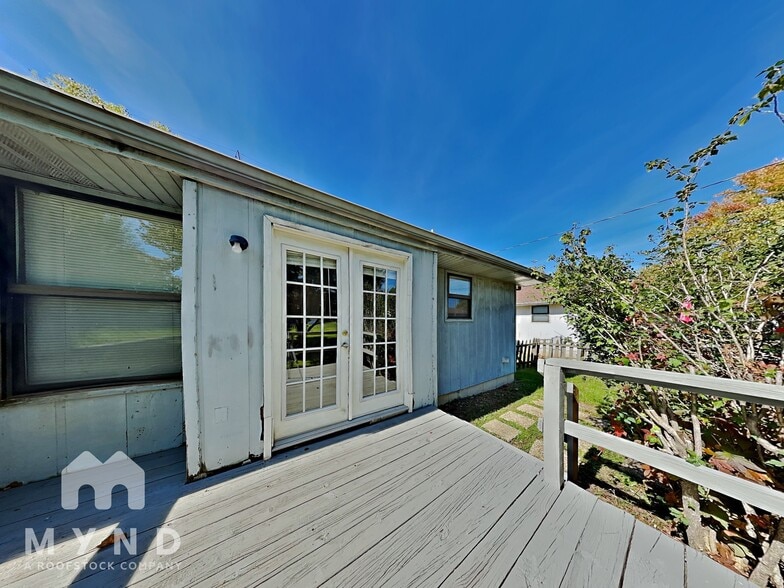 Building Photo - 3744 S Colgate Ave