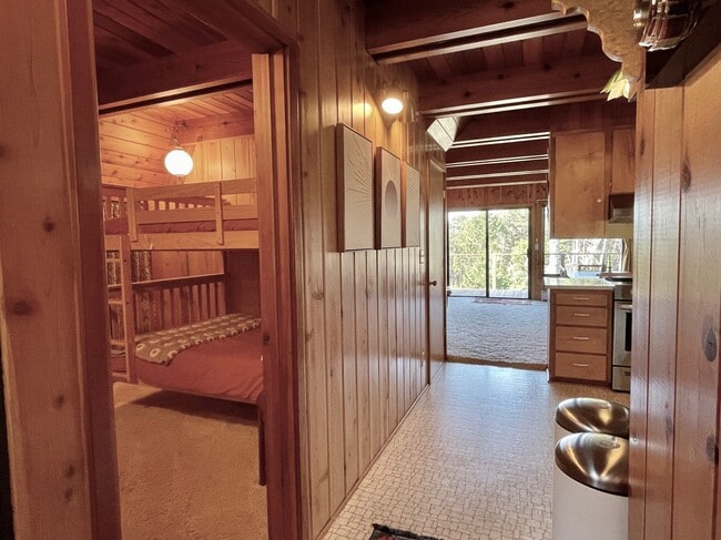 Building Photo - 2780 SW Breakers Dr