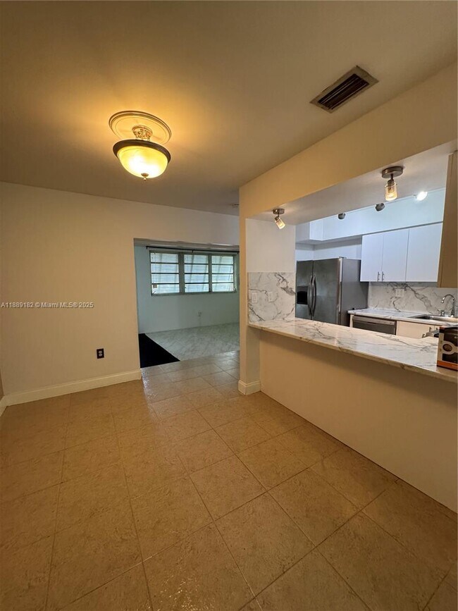 Building Photo - 11780 SW 81st Rd