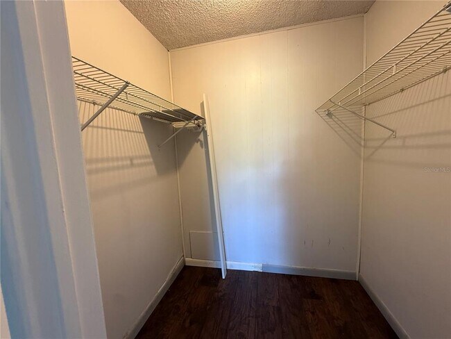 Building Photo - 621 99th Ave N