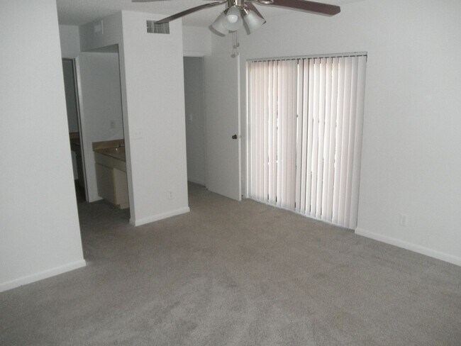 Building Photo - Somerset