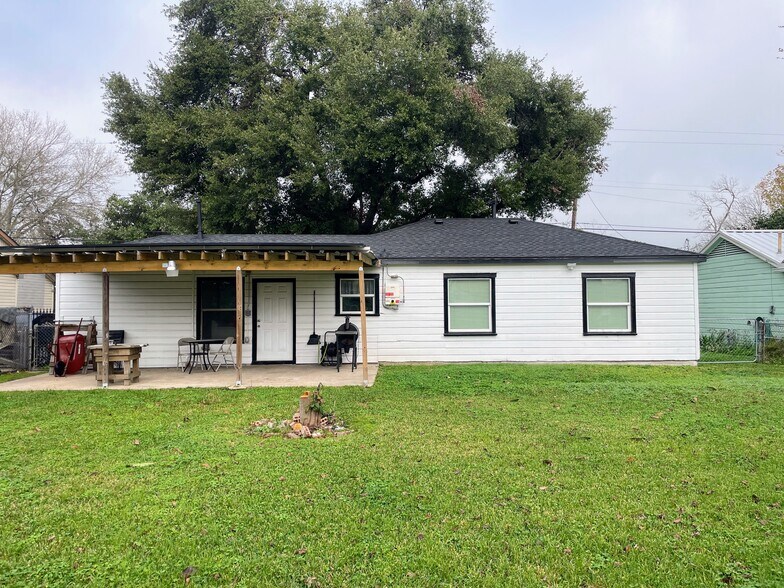 Building Photo - 618 Dunkley Dr