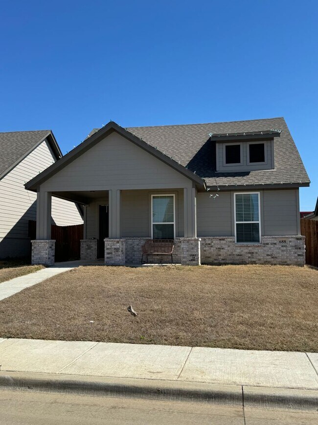 Building Photo - 688 The Cottages Dr