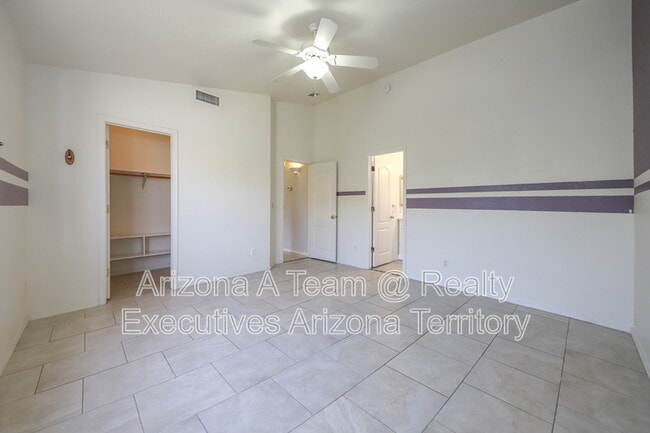 Building Photo - 3067 S Beck Dr