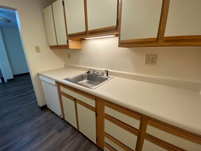 Building Photo - 143 Eastern Ave