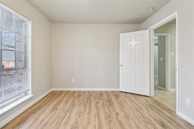 Building Photo - 413 Glenhaven Dr