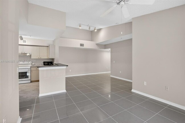 Building Photo - 2496 Centergate Dr