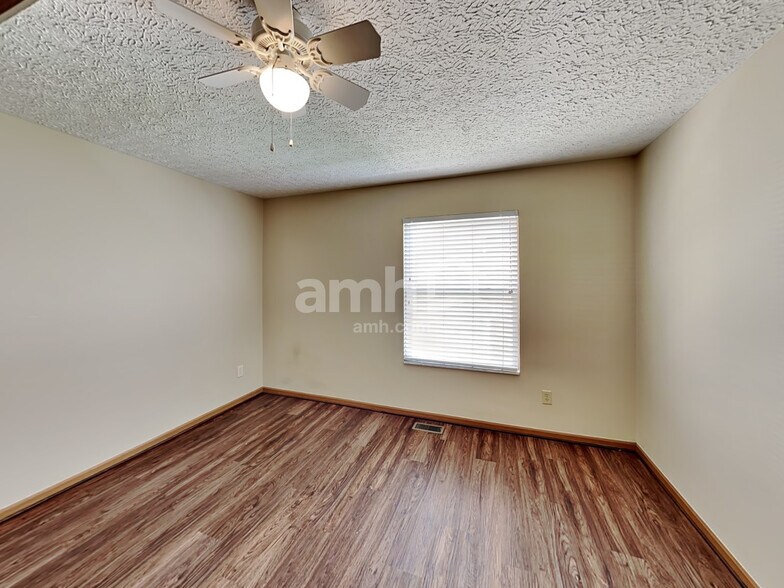 Building Photo - 1212 Preeman St