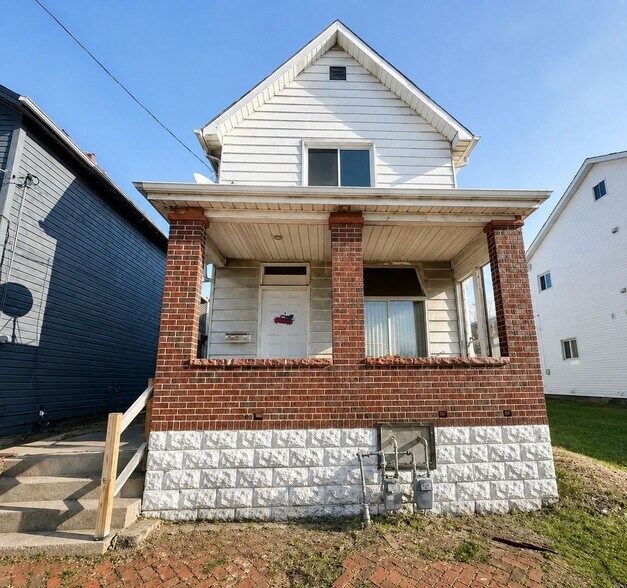 Building Photo - 517 E Railroad Ave