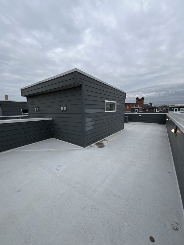 Building Photo - 1219 N 5th St