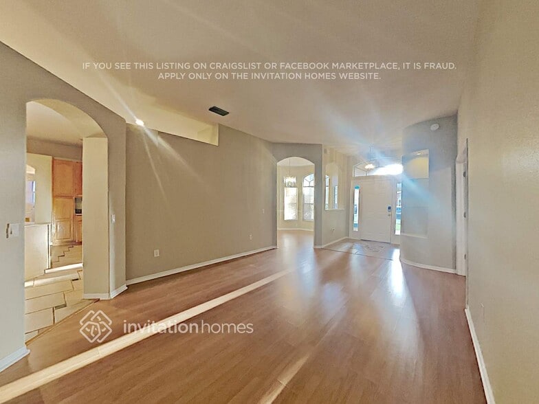 Building Photo - 3721 Hollow Wood Dr