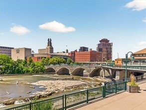 Building Photo - 102 Court St