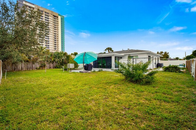 Building Photo - 121 Bayberry Dr