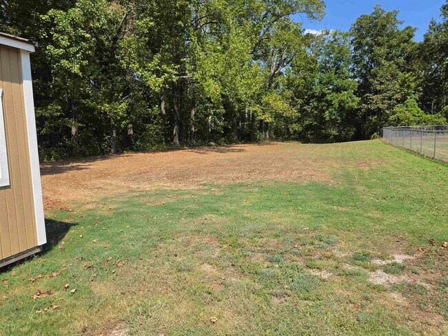 Building Photo - 162 Buford Rd W