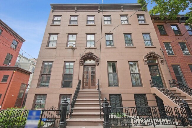 Building Photo - 224 8th St