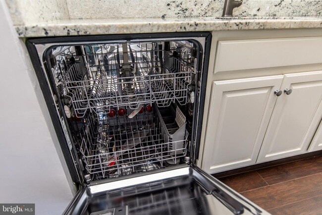 Building Photo - 614 Tuckahoe Creek Ct