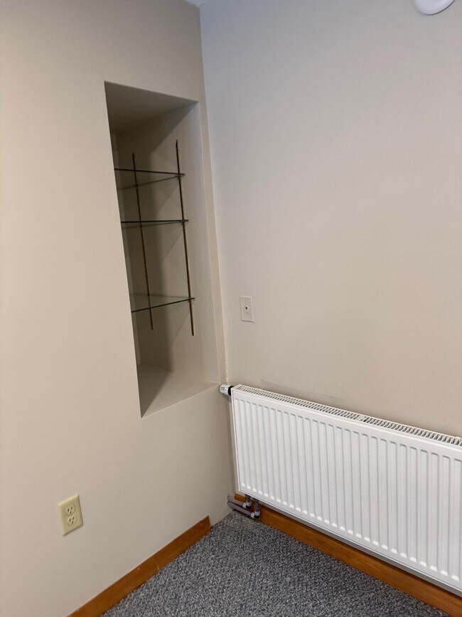 Building Photo - 1187 New Hampshire Rte 175