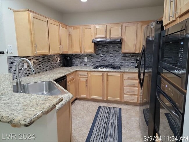 Building Photo - MIDRISE 2 BED, 2 BATH CONDO IN GUARD-GATED...