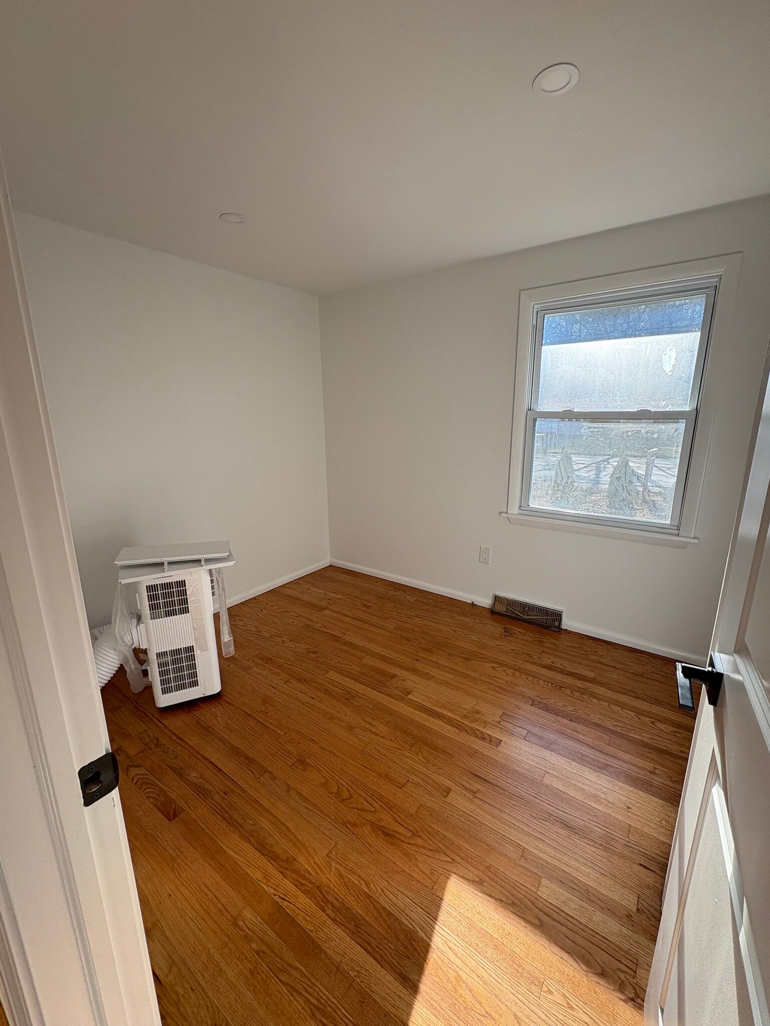 Building Photo - 178 Storey Ave