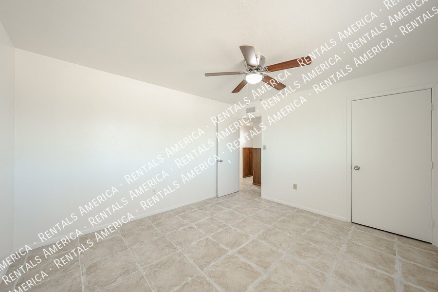 Building Photo - 410 N Ironwood-