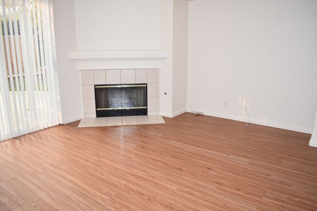 Building Photo - 469 Anacapa Dr