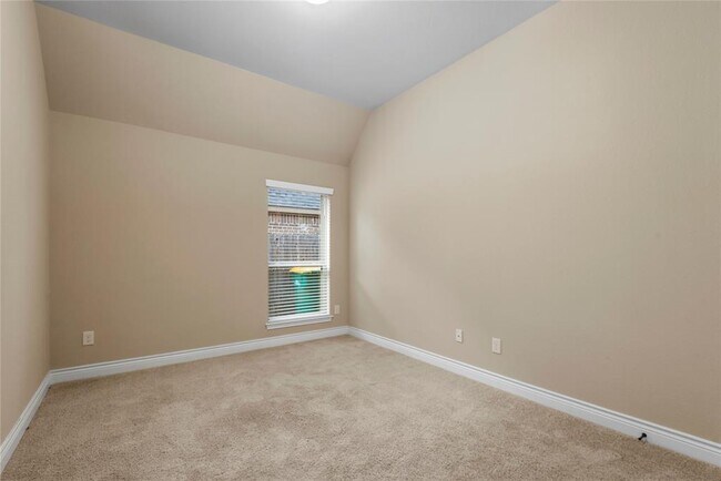 Building Photo - 196 Pine Crest Cir